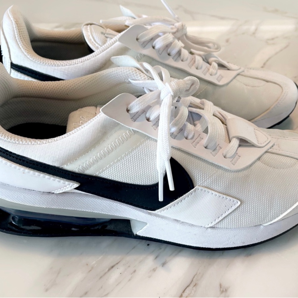 Women’s Nike Air Max Pre-Day